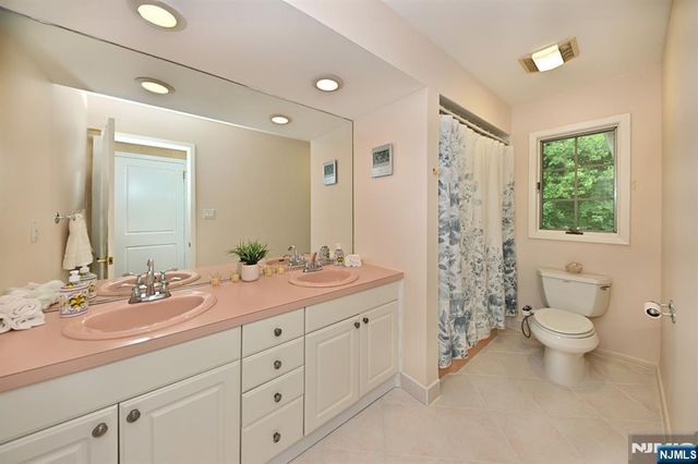 12 Heatherhill Lane, Woodcliff Lake, NJ 07677