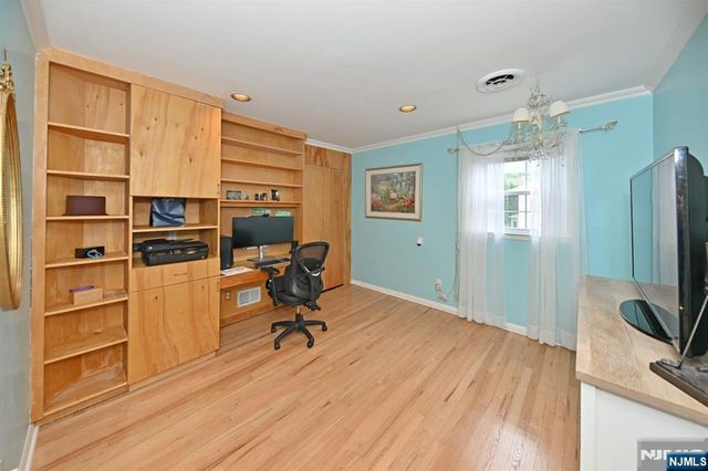 12 Heatherhill Lane, Woodcliff Lake, NJ 07677