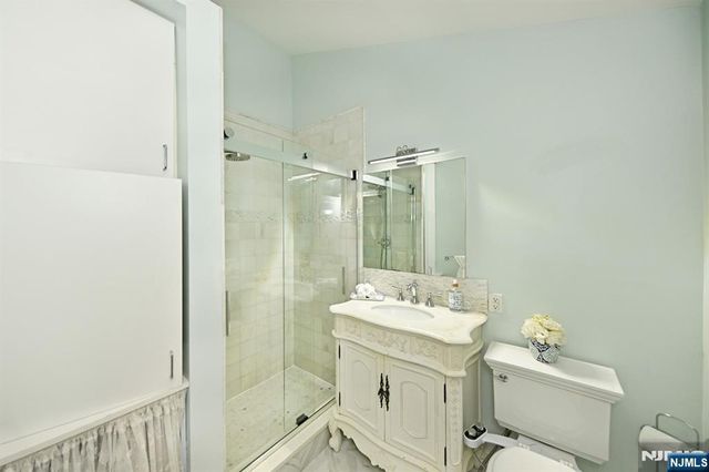 12 Heatherhill Lane, Woodcliff Lake, NJ 07677