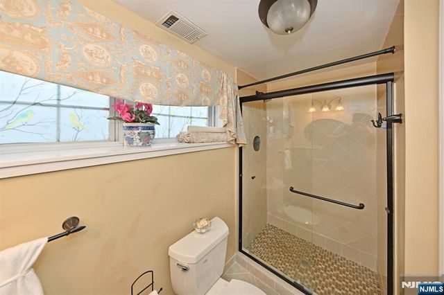 12 Heatherhill Lane, Woodcliff Lake, NJ 07677
