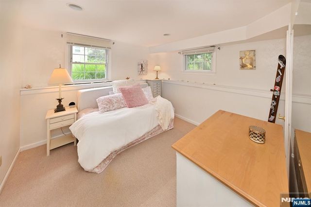 12 Heatherhill Lane, Woodcliff Lake, NJ 07677