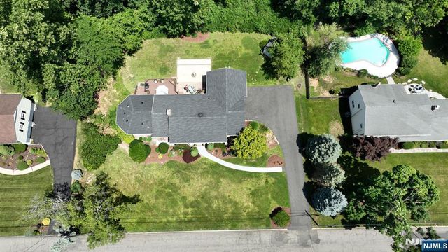 12 Heatherhill Lane, Woodcliff Lake, NJ 07677