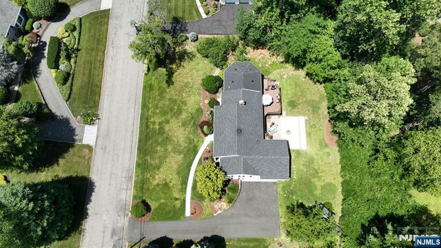 12 Heatherhill Lane, Woodcliff Lake, NJ 07677