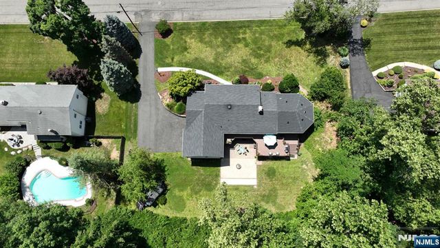 12 Heatherhill Lane, Woodcliff Lake, NJ 07677