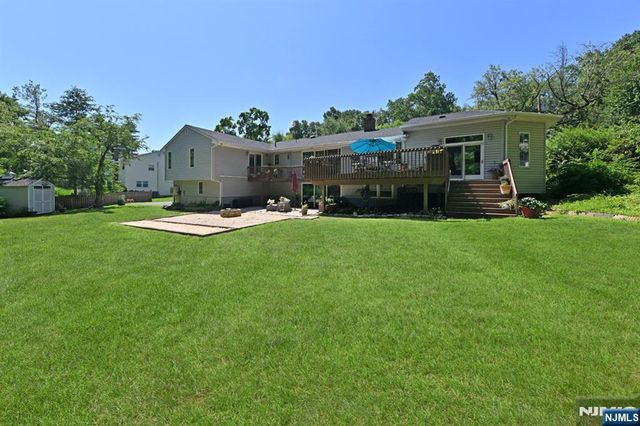 12 Heatherhill Lane, Woodcliff Lake, NJ 07677
