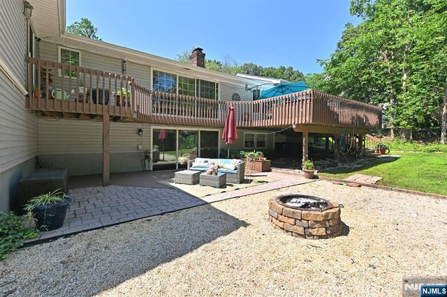 12 Heatherhill Lane, Woodcliff Lake, NJ 07677