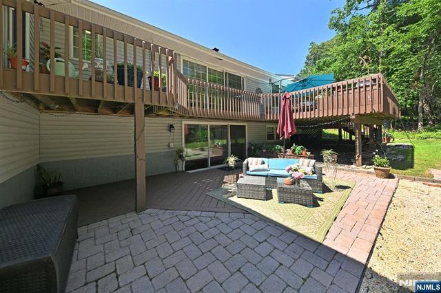 12 Heatherhill Lane, Woodcliff Lake, NJ 07677