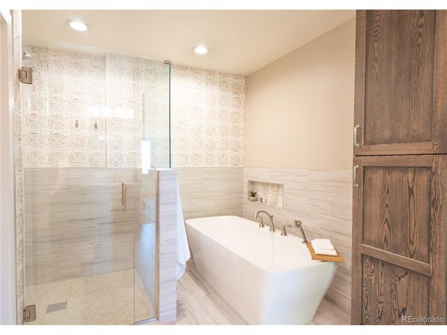 8024 Fox Hill Dr, Longmont, CO 80504