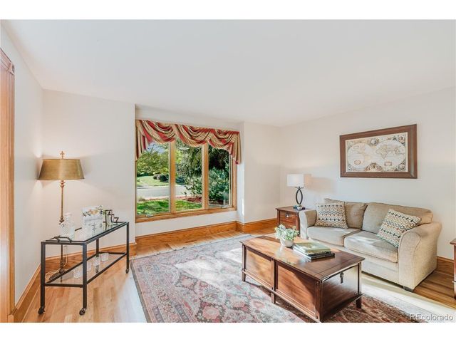 8024 Fox Hill Dr, Longmont, CO 80504