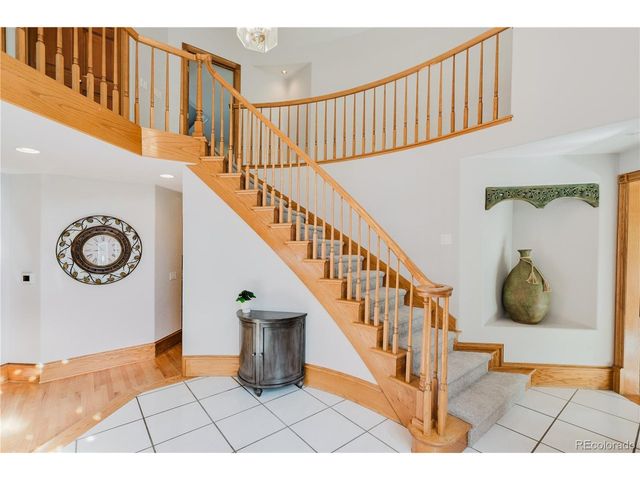 8024 Fox Hill Dr, Longmont, CO 80504