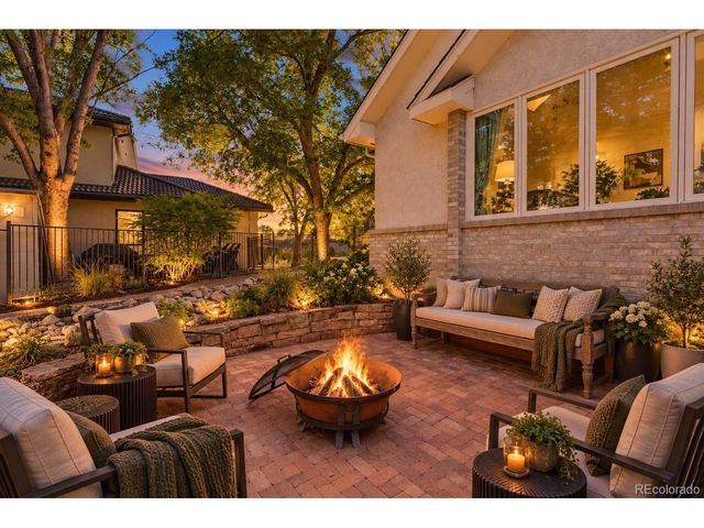8024 Fox Hill Dr, Longmont, CO 80504