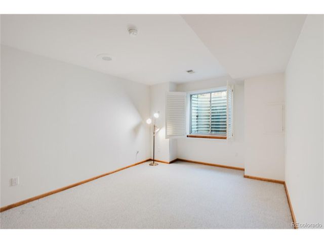 8024 Fox Hill Dr, Longmont, CO 80504