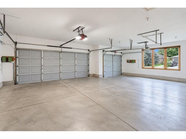 8024 Fox Hill Dr, Longmont, CO 80504