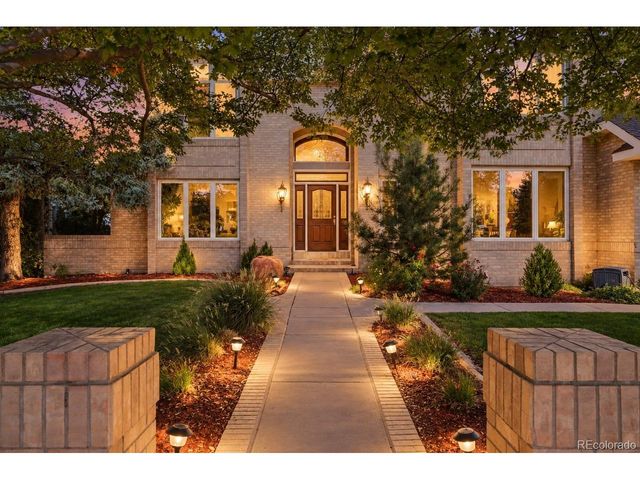 8024 Fox Hill Dr, Longmont, CO 80504