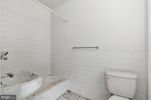 2801 W GIRARD AVE, Philadelphia, PA 19130