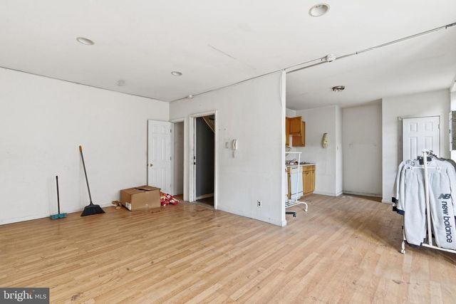 2801 W GIRARD AVE, Philadelphia, PA 19130