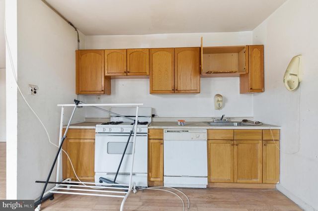 2801 W GIRARD AVE, Philadelphia, PA 19130