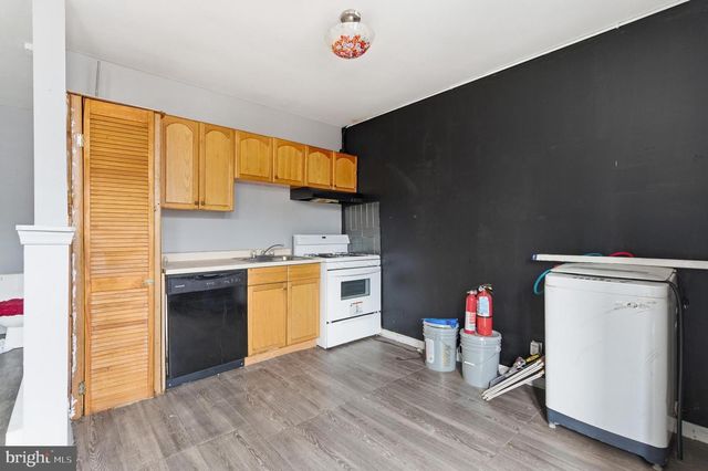 2801 W GIRARD AVE, Philadelphia, PA 19130