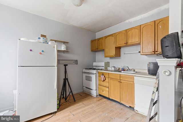 2801 W GIRARD AVE, Philadelphia, PA 19130