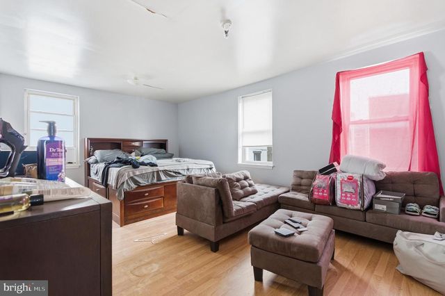 2801 W GIRARD AVE, Philadelphia, PA 19130