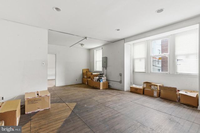 2801 W GIRARD AVE, Philadelphia, PA 19130