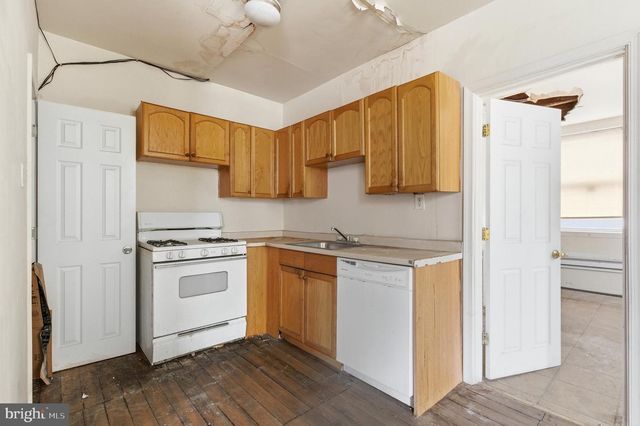 2801 W GIRARD AVE, Philadelphia, PA 19130