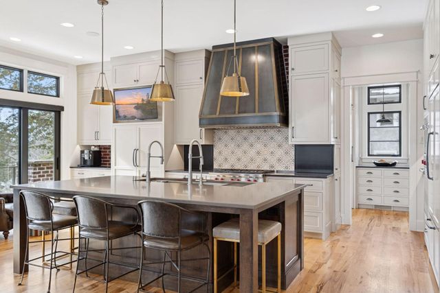 373 Park Street E, Wayzata, MN 55391