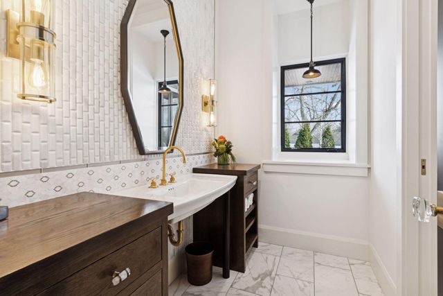 373 Park Street E, Wayzata, MN 55391