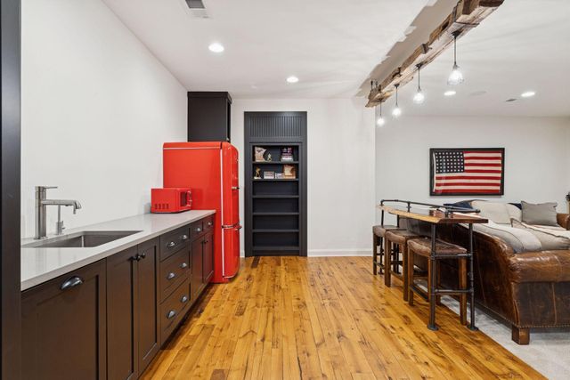 373 Park Street E, Wayzata, MN 55391