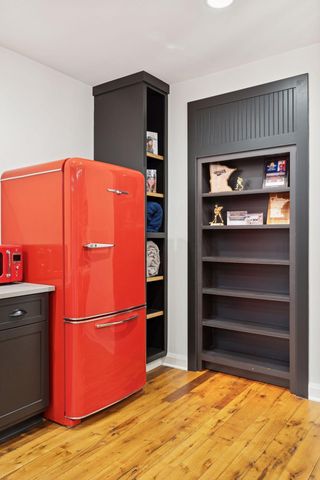 373 Park Street E, Wayzata, MN 55391