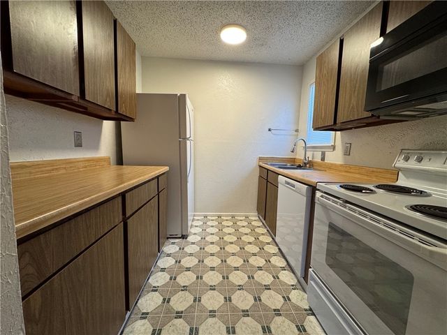 1302 Holik Drive, College Station, TX 77840