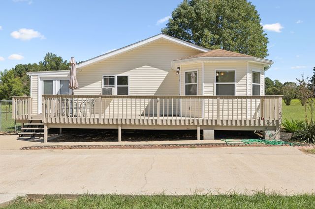 112 Saint Mary Rd, Loretto, TN 38469