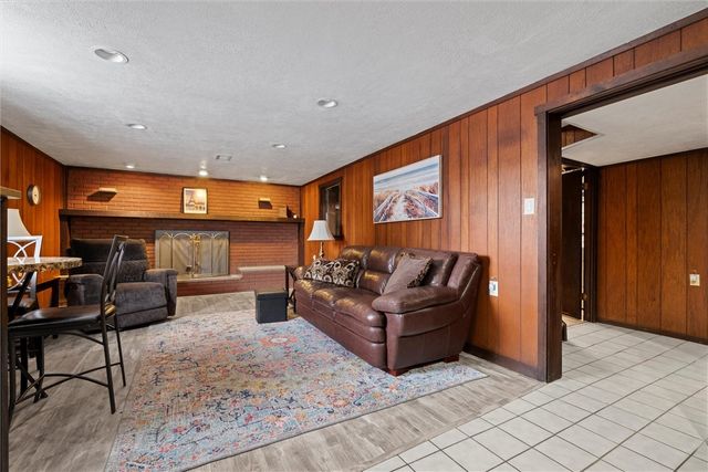 804 Redwood Dr, Cecil, PA 15057