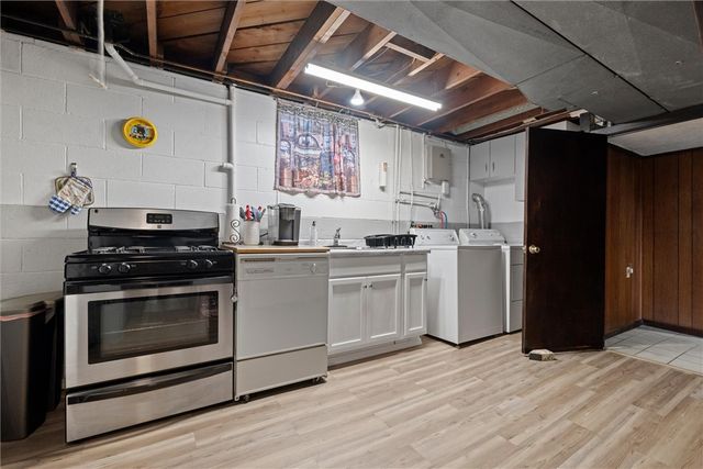 804 Redwood Dr, Cecil, PA 15057