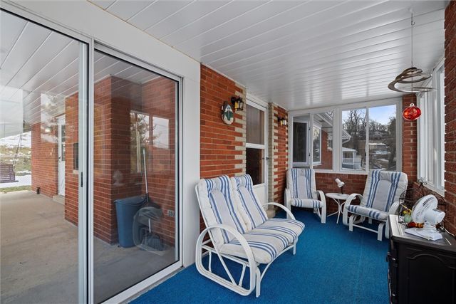 804 Redwood Dr, Cecil, PA 15057