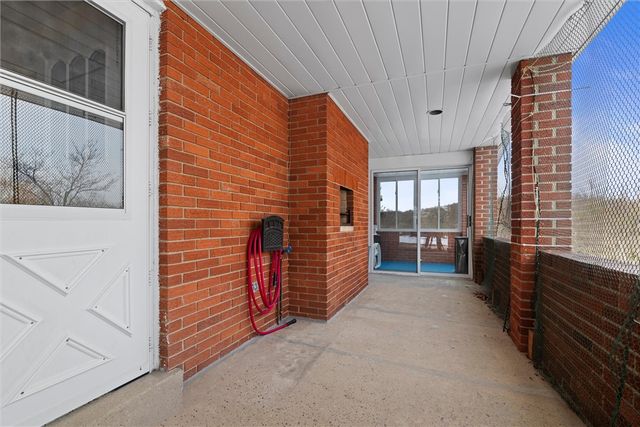 804 Redwood Dr, Cecil, PA 15057