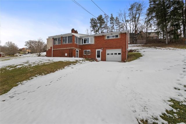 804 Redwood Dr, Cecil, PA 15057