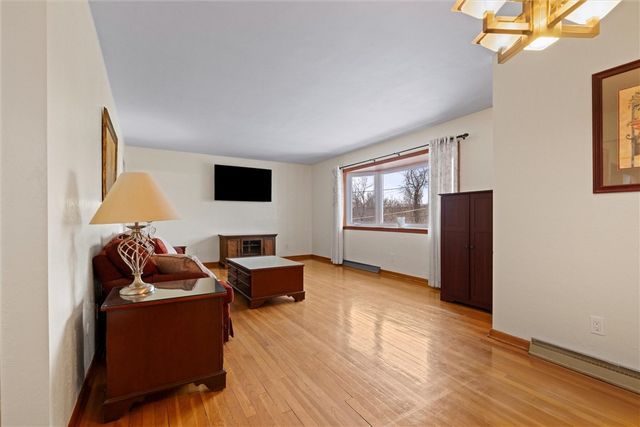 804 Redwood Dr, Cecil, PA 15057