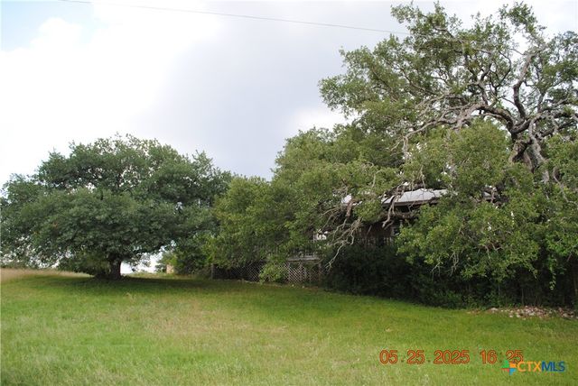 817 Santa Maria Road, Salado, TX 76571