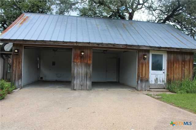 817 Santa Maria Road, Salado, TX 76571