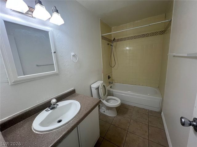 2781 ELDORA Circle B, Las Vegas, NV 89146