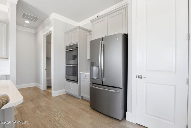 7307 Whitman Ave, Yakima, WA 98903