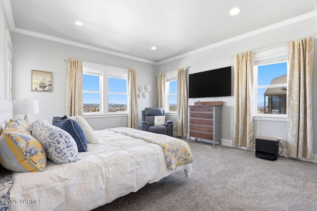 7307 Whitman Ave, Yakima, WA 98903