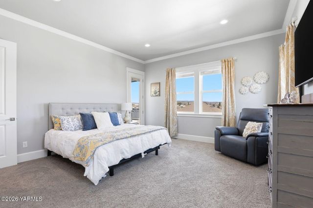 7307 Whitman Ave, Yakima, WA 98903