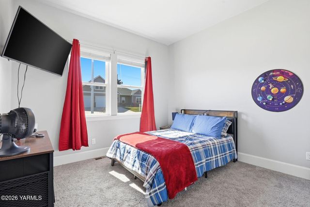 7307 Whitman Ave, Yakima, WA 98903