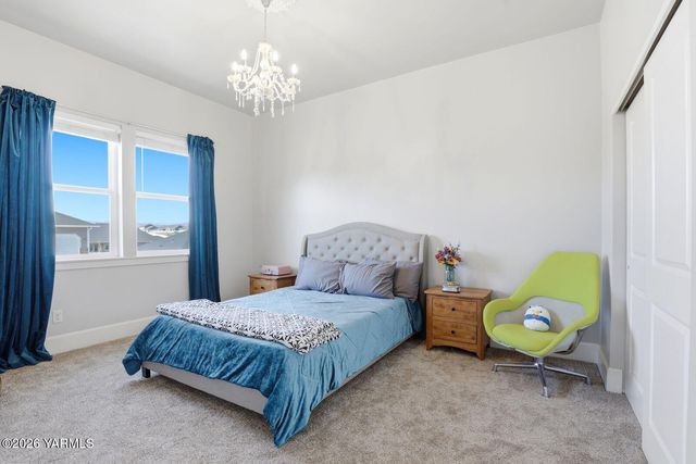 7307 Whitman Ave, Yakima, WA 98903