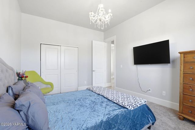 7307 Whitman Ave, Yakima, WA 98903