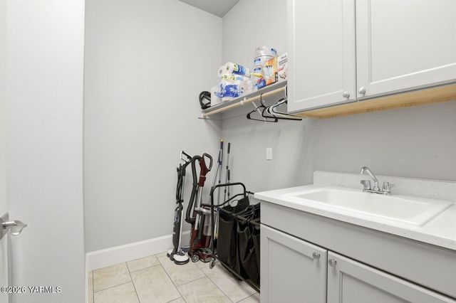 7307 Whitman Ave, Yakima, WA 98903