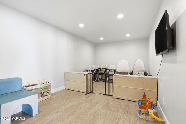 7307 Whitman Ave, Yakima, WA 98903