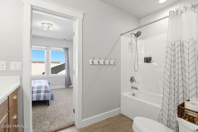 7307 Whitman Ave, Yakima, WA 98903